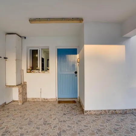 Ammos 20 Side Seaview لارنكا