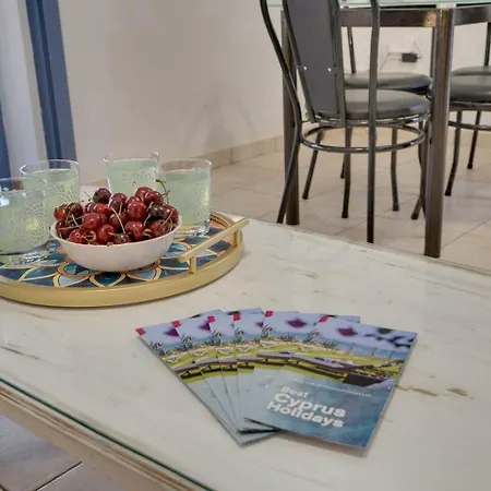 Ammos 20 Side Seaview لارنكا